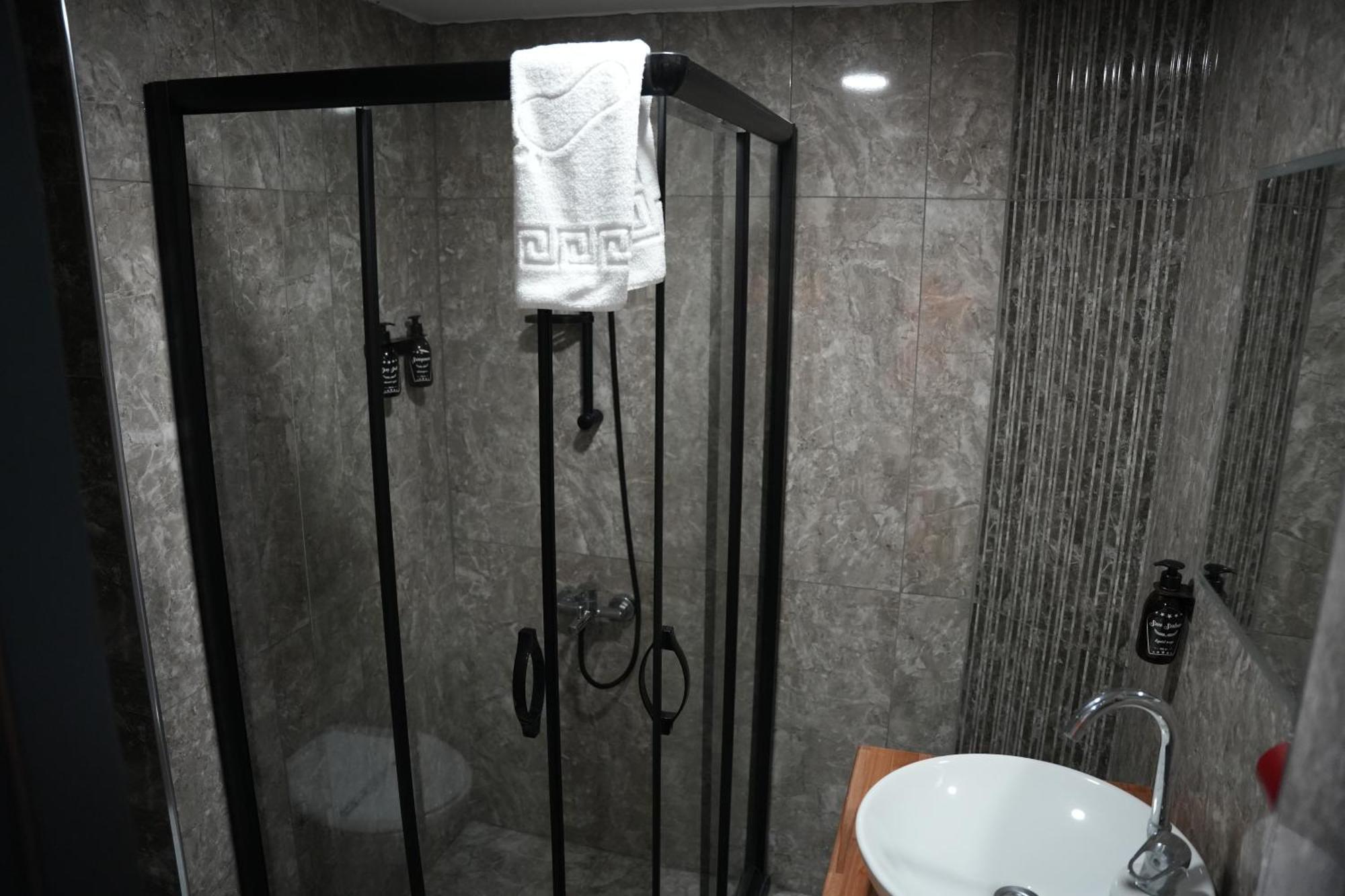 Eniza Hotel Mersin  Bagian luar foto